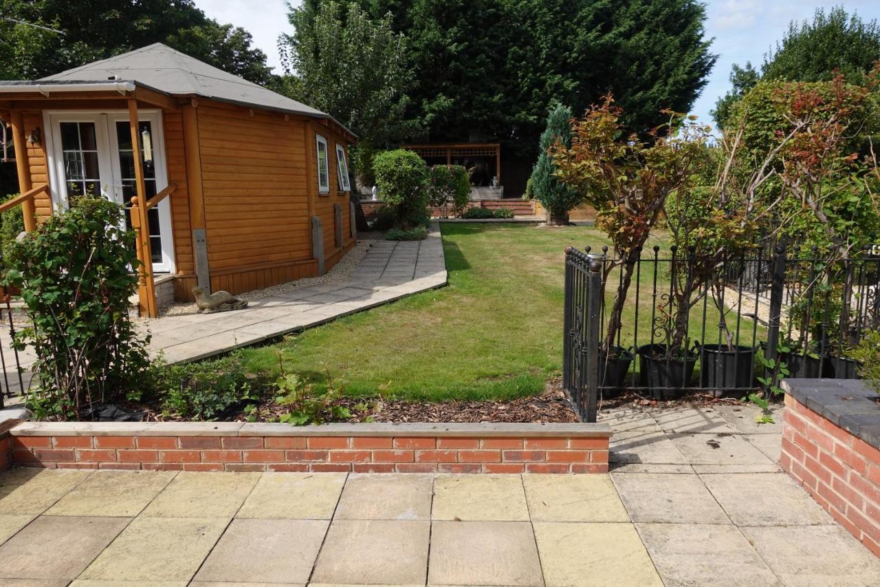 Huge 9 Bed Property Sleeps 17, Near Nec, City Centre, Hs2 Birmingham Kültér fotó