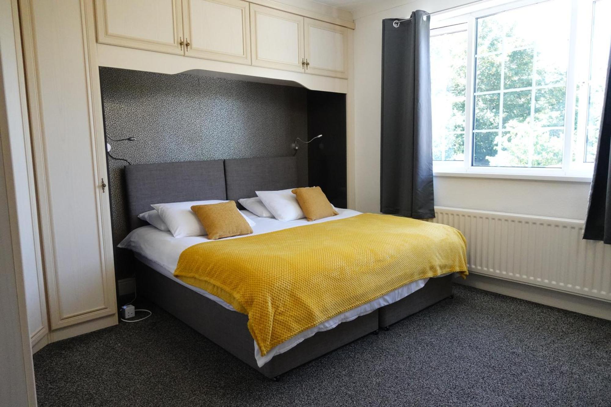 Huge 9 Bed Property Sleeps 17, Near Nec, City Centre, Hs2 Birmingham Kültér fotó