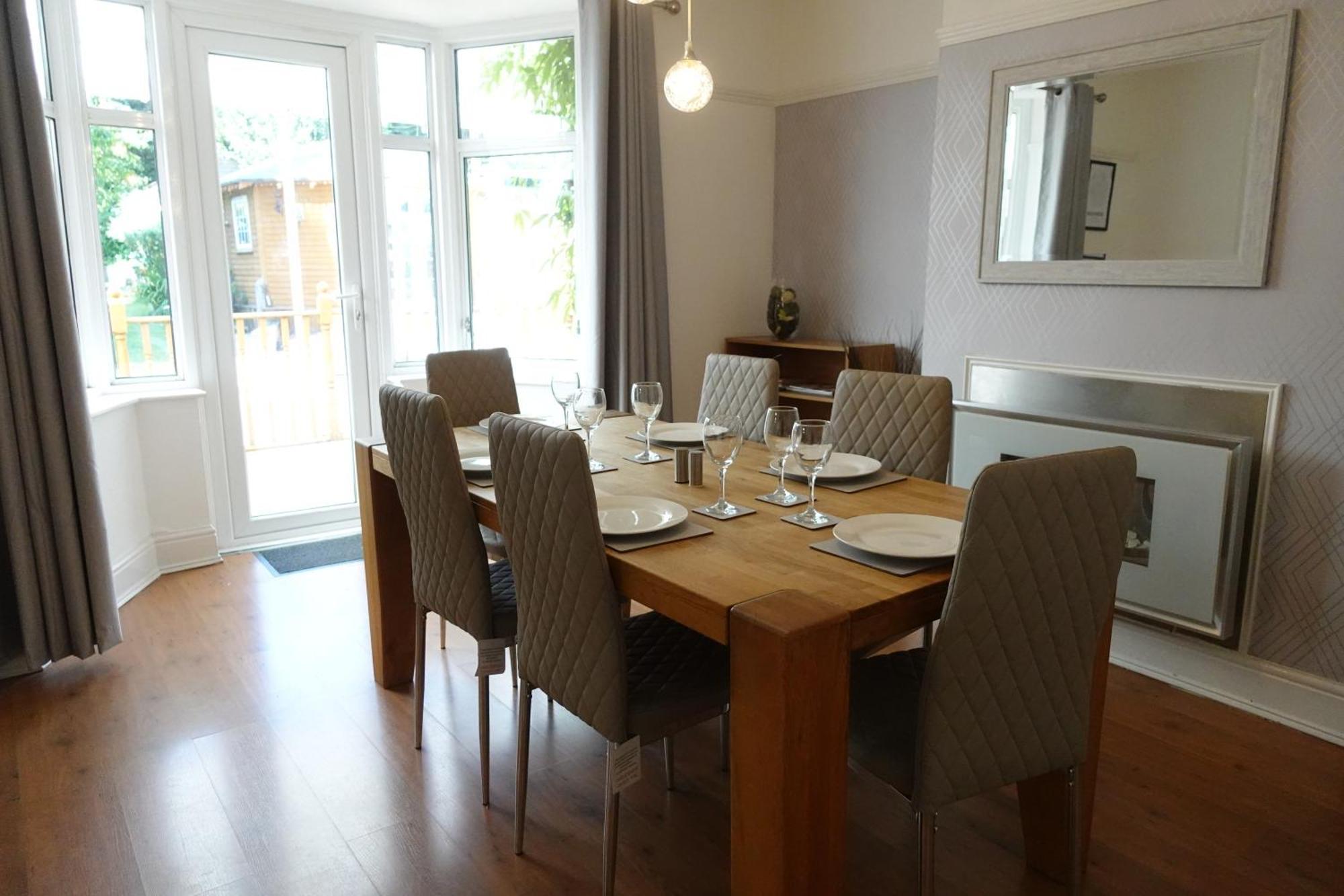 Huge 9 Bed Property Sleeps 17, Near Nec, City Centre, Hs2 Birmingham Kültér fotó