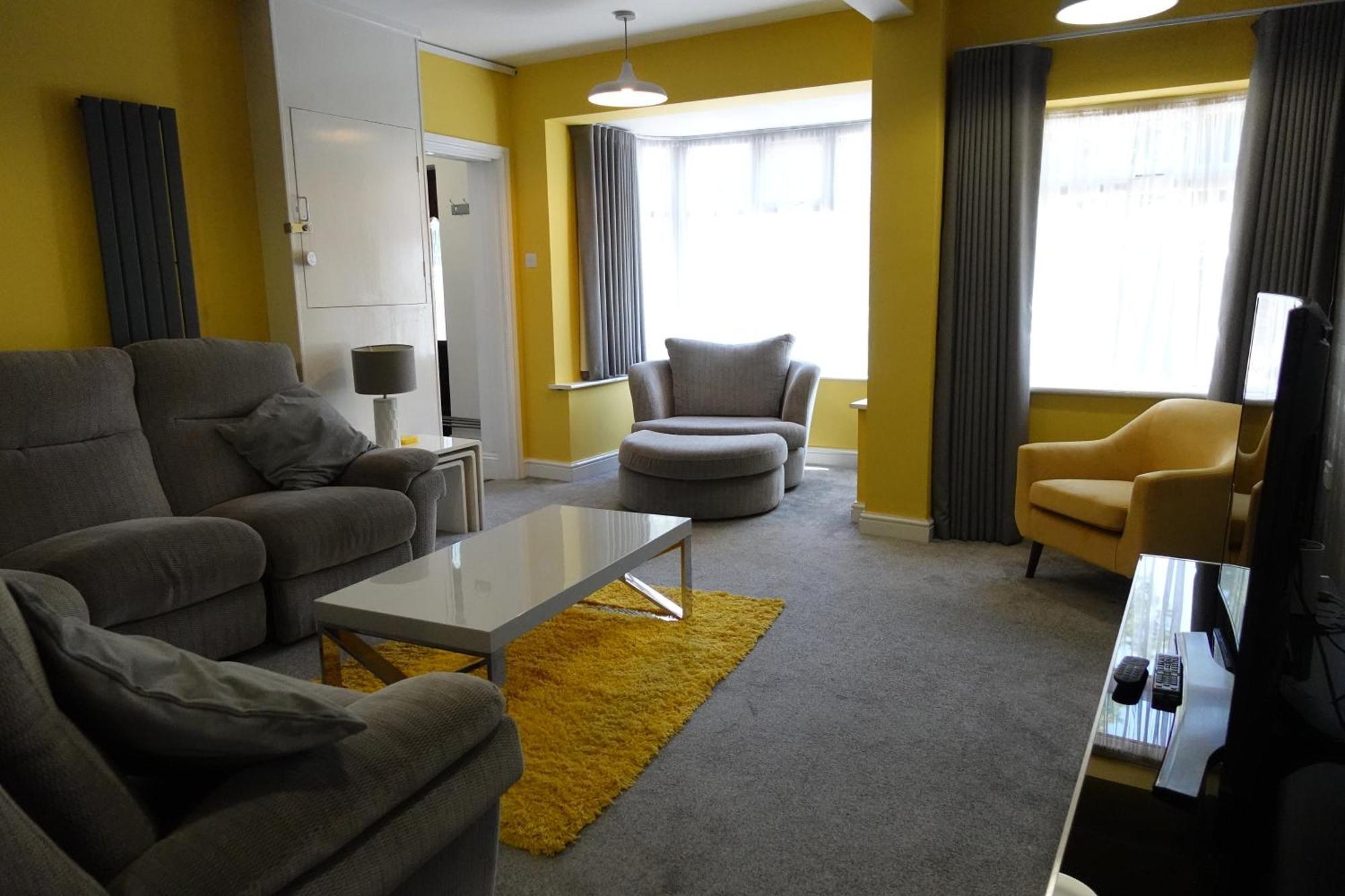 Huge 9 Bed Property Sleeps 17, Near Nec, City Centre, Hs2 Birmingham Kültér fotó